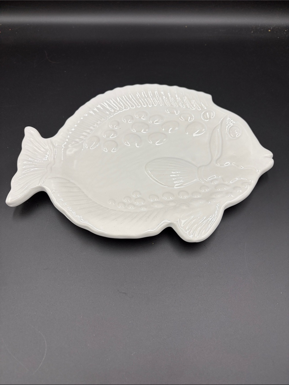 La Dolce Vita White Ceramic Fish-Shaped Plate